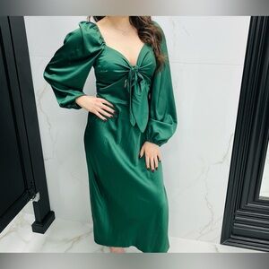 Lovely Day Emerald Green Satin Long Sleeve Dress Size Small Christmas, Holidays